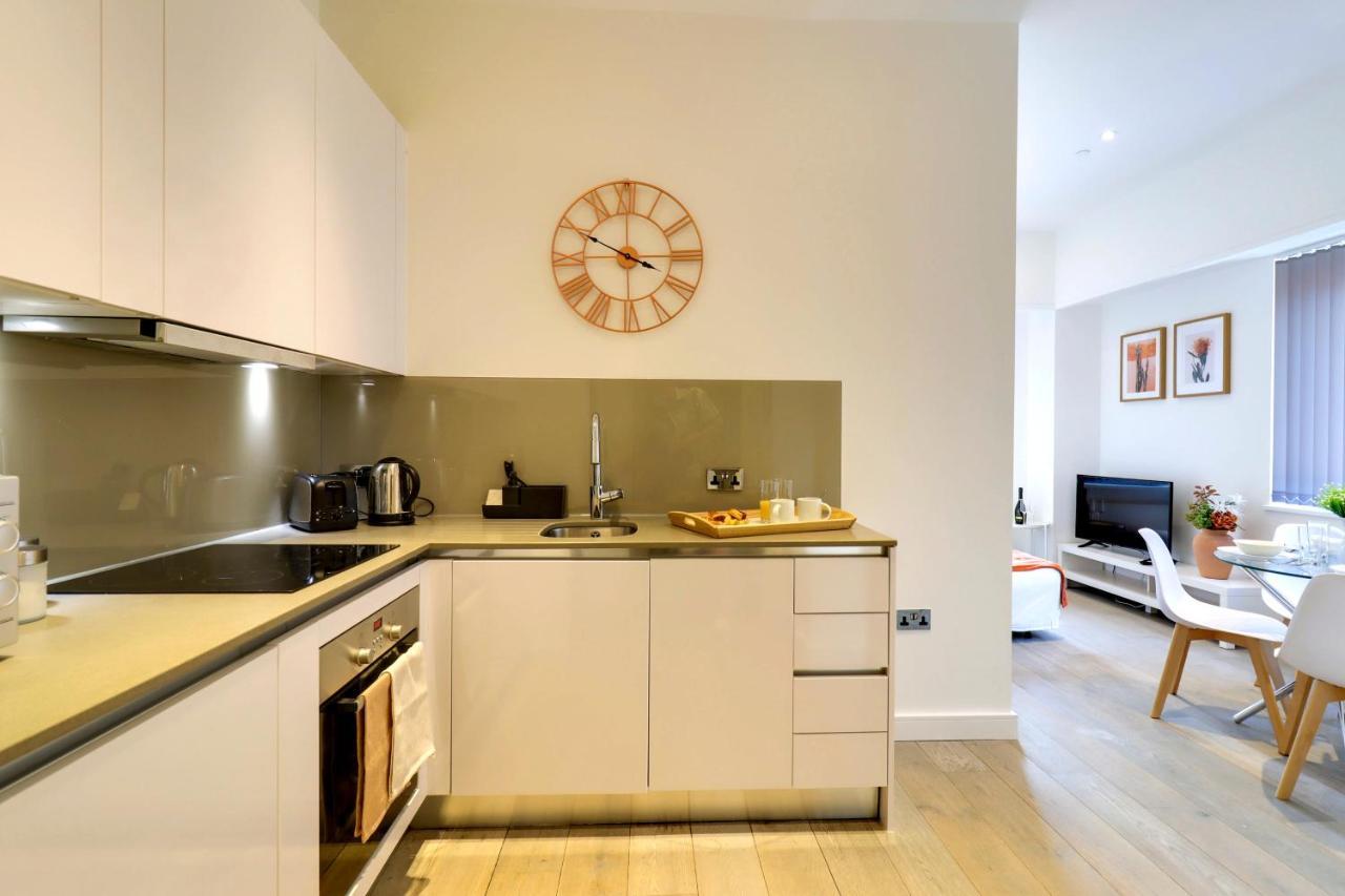 La Casa Suites Slough Ngoại thất bức ảnh