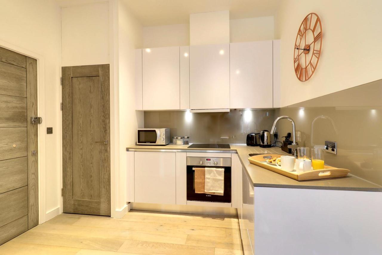La Casa Suites Slough Ngoại thất bức ảnh